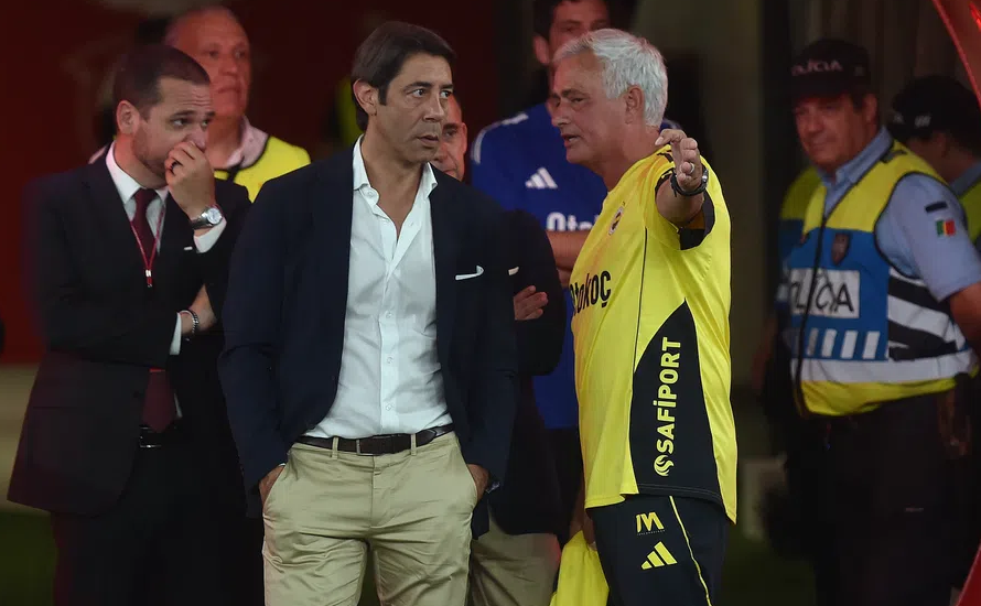 时隔, 执教本菲卡 时隔, 执教本菲卡