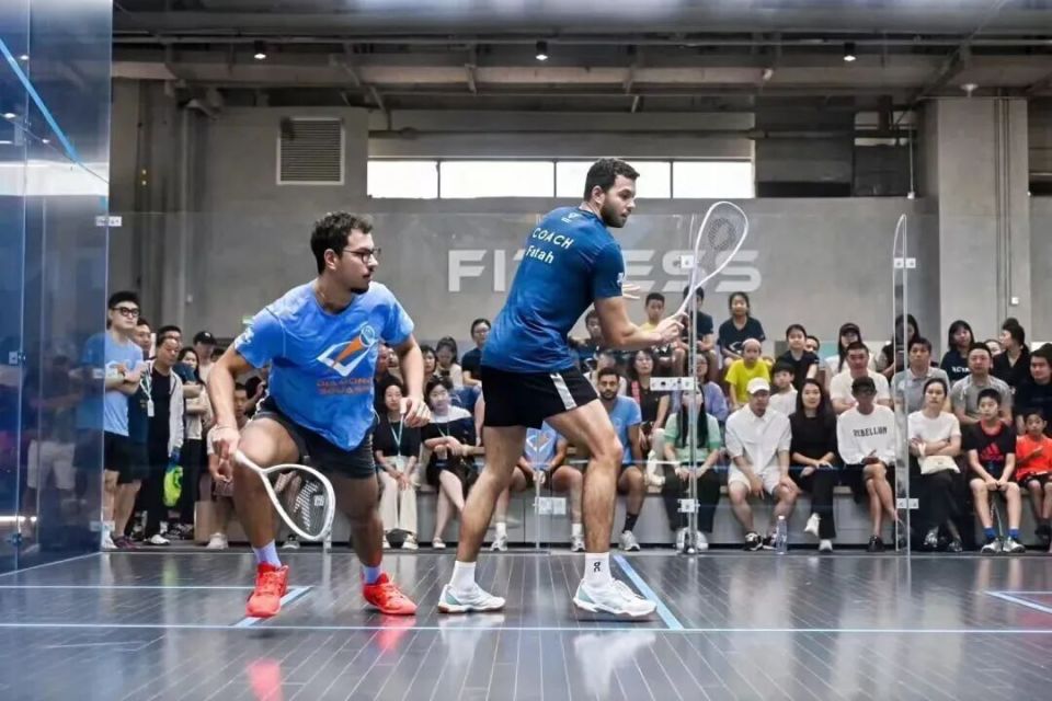 om, El, 参与的运动